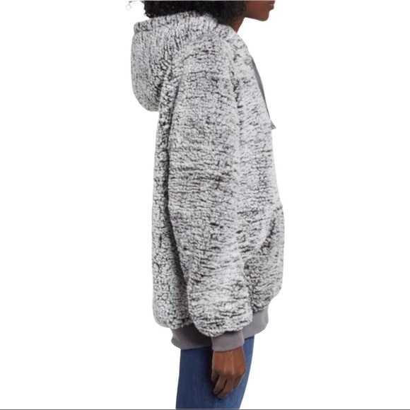 SOLD! Thread & Supply Gray & White Sherpa Fleece Hoodie Sweatshirt Sweater - Picture 3 of 8
